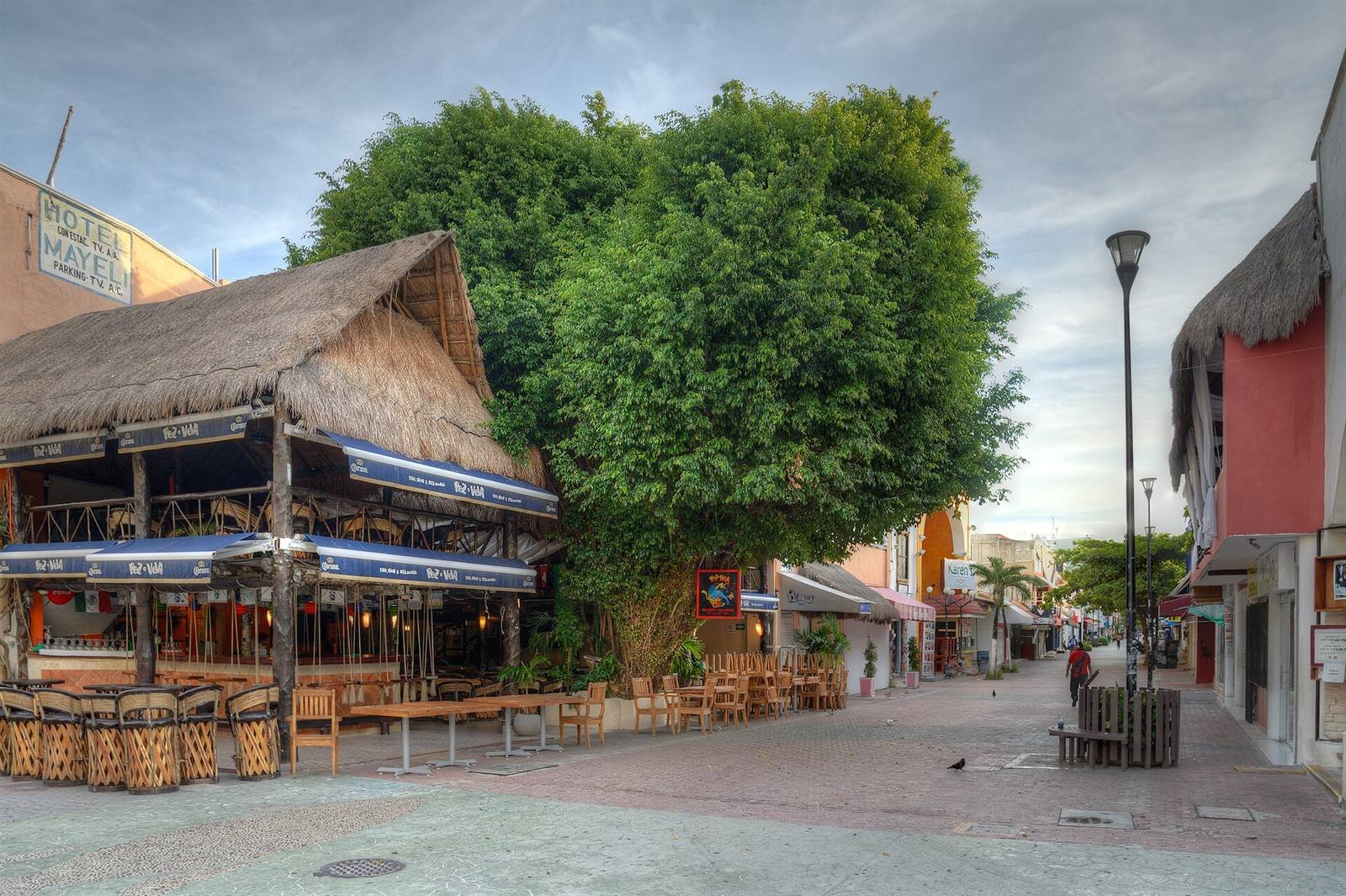 Quinta Avenida · 9 min walk